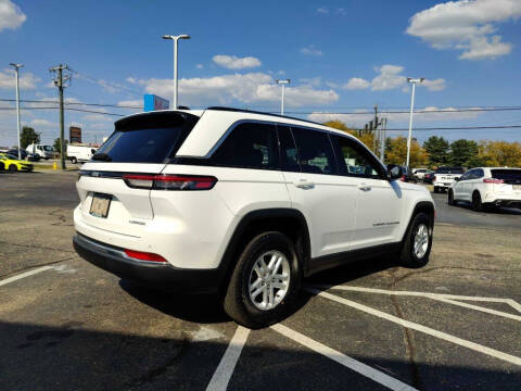 2023 Jeep Grand Cherokee Laredo