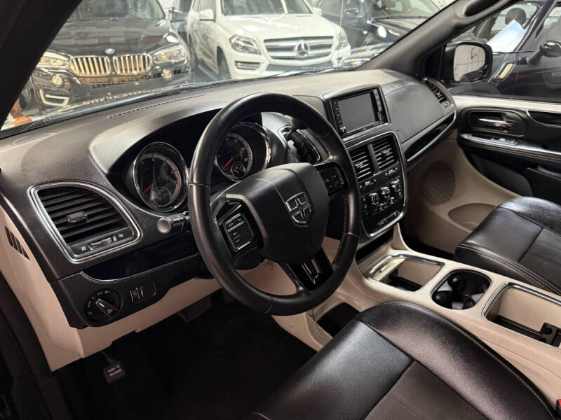 2019 Dodge Grand Caravan SXT 35th Anniversary Edition