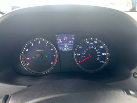 2012 Hyundai Accent SE
