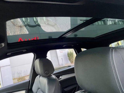 2022 Audi Q5 e quattro S line Prem Pl 55 TFSI