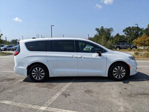 2025 Chrysler Pacifica Plug-In Hybrid