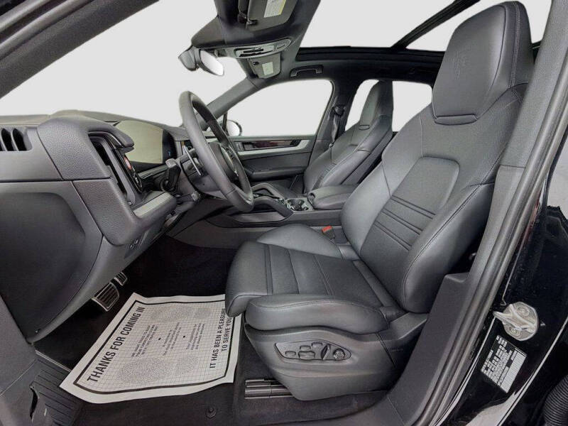 2025 Porsche Cayenne S