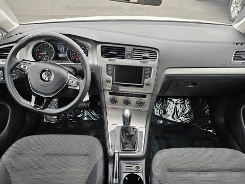 2017 Volkswagen Golf