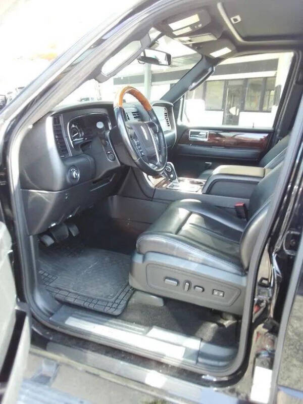 2016 Lincoln Navigator Select