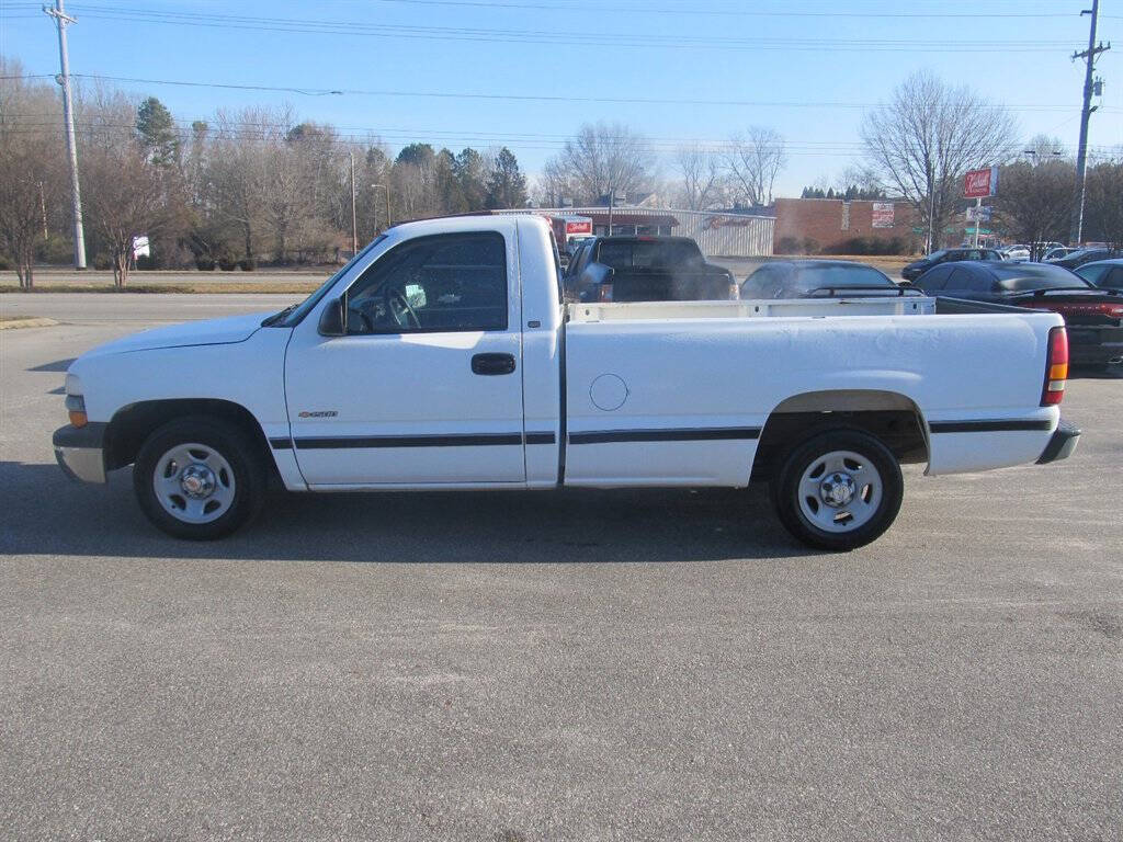 White 2000 Chevrolet Silverado 1500 Base 2