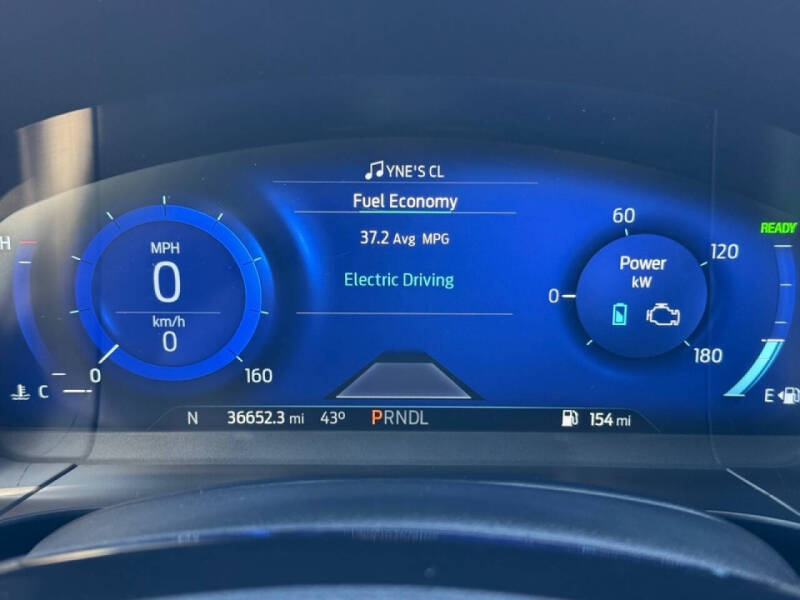 2022 Ford Escape Hybrid Titanium