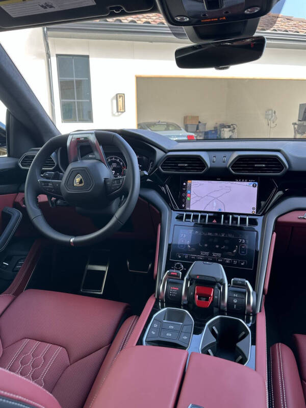 2024 Lamborghini Urus S