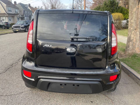 2012 Kia Soul +