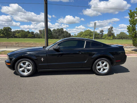 2007 Ford Mustang V6 Deluxe