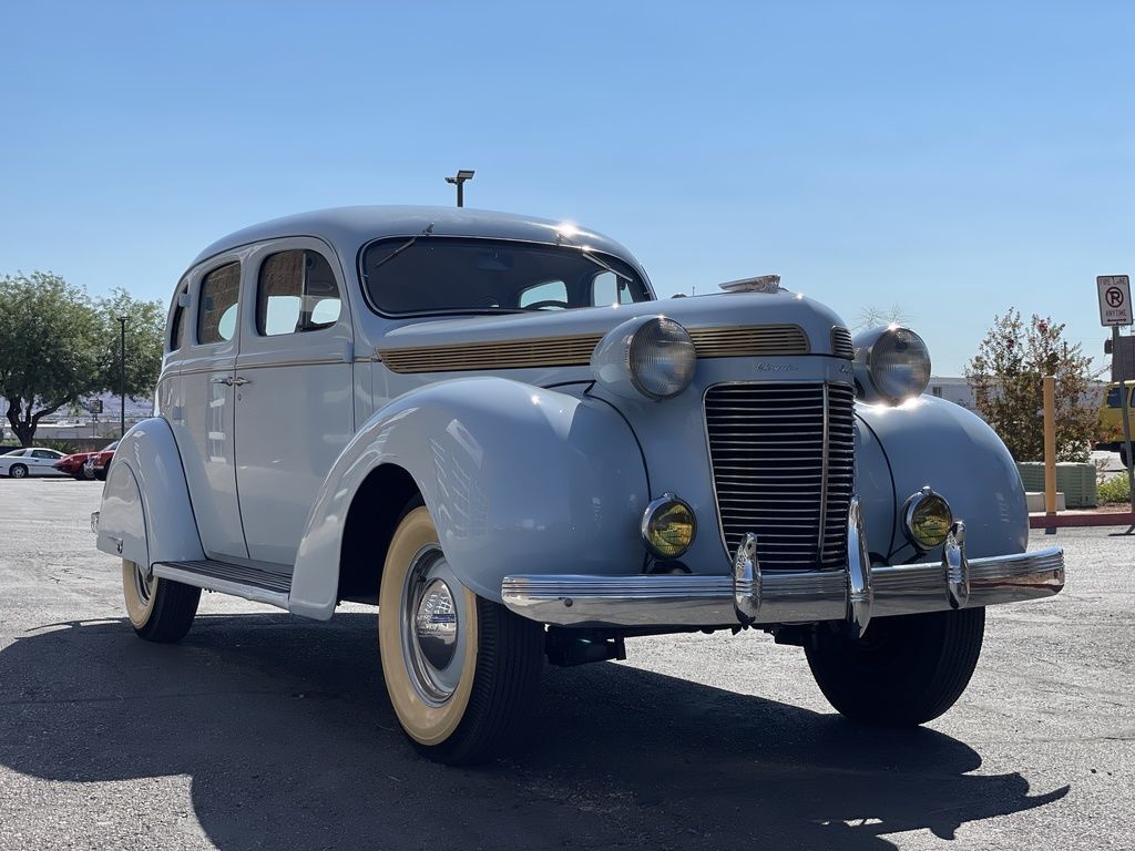 1937 Chrysler Imperial 3