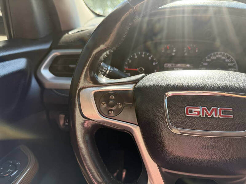 2017 GMC Acadia SLE-2