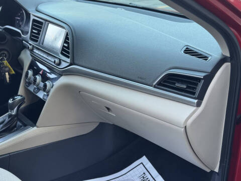 2019 Hyundai Elantra SE