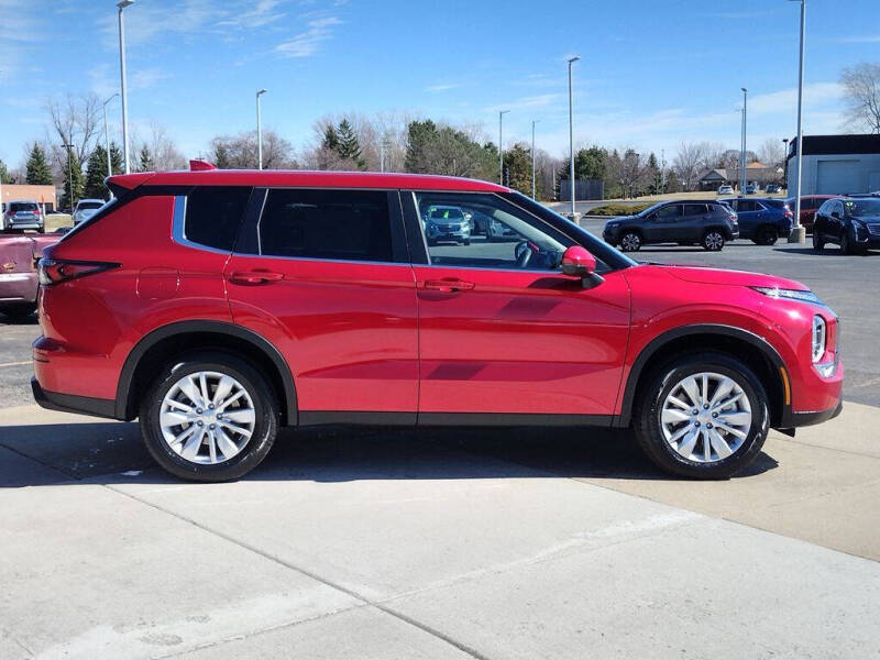 2026 Mitsubishi Outlander ES