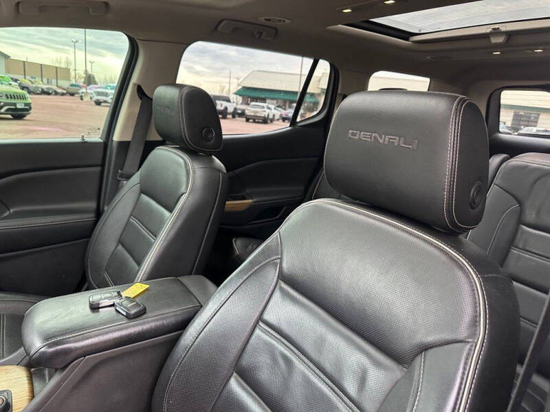 2017 GMC Acadia Denali