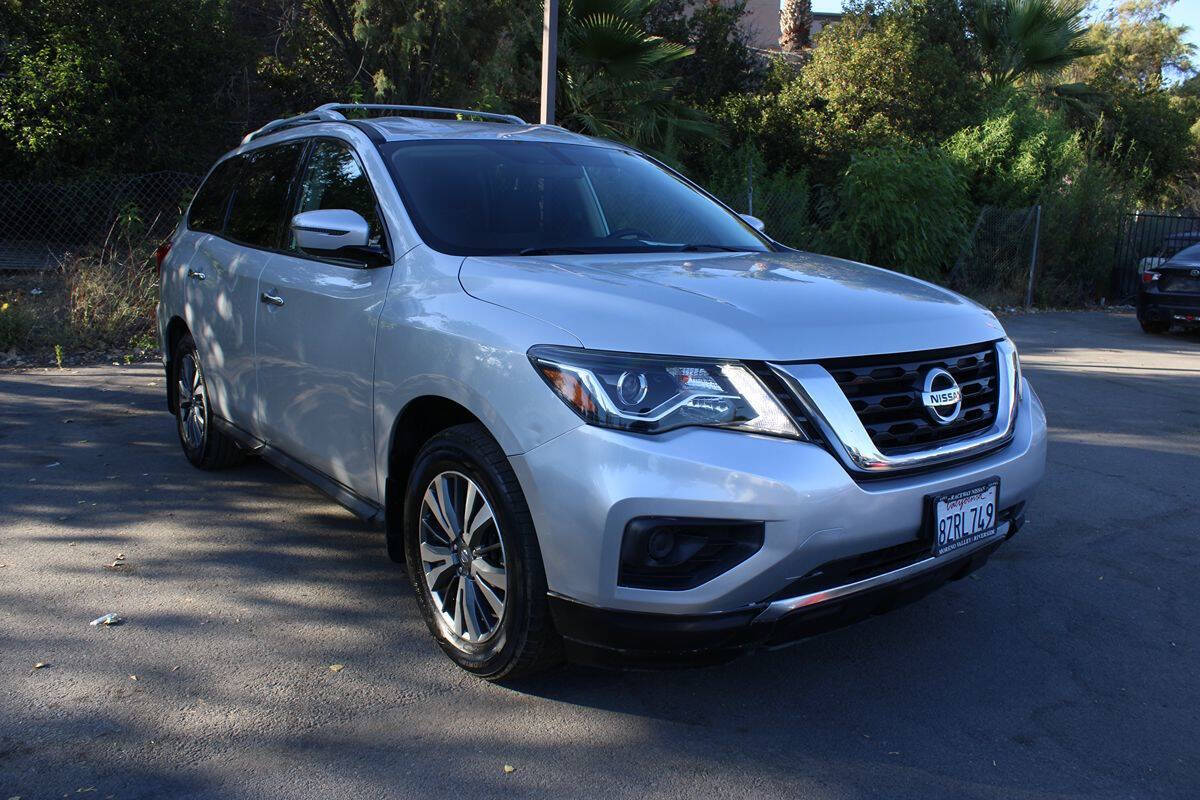 Silver 2020 Nissan Pathfinder S S 4dr SUV 1