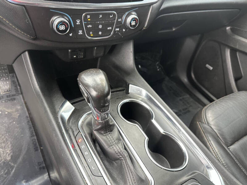 2021 Chevrolet Traverse LT Leather