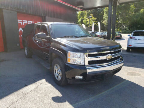 2007 Chevrolet Silverado 1500 for sale at Apple Auto Sales Inc in Camillus NY