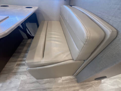 2021 Thor Motor Coach Hurricane