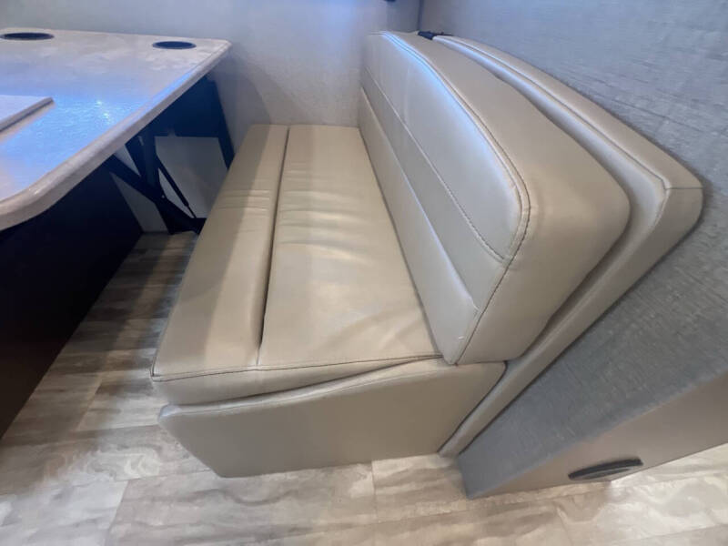 2021 Thor Motor Coach Hurricane