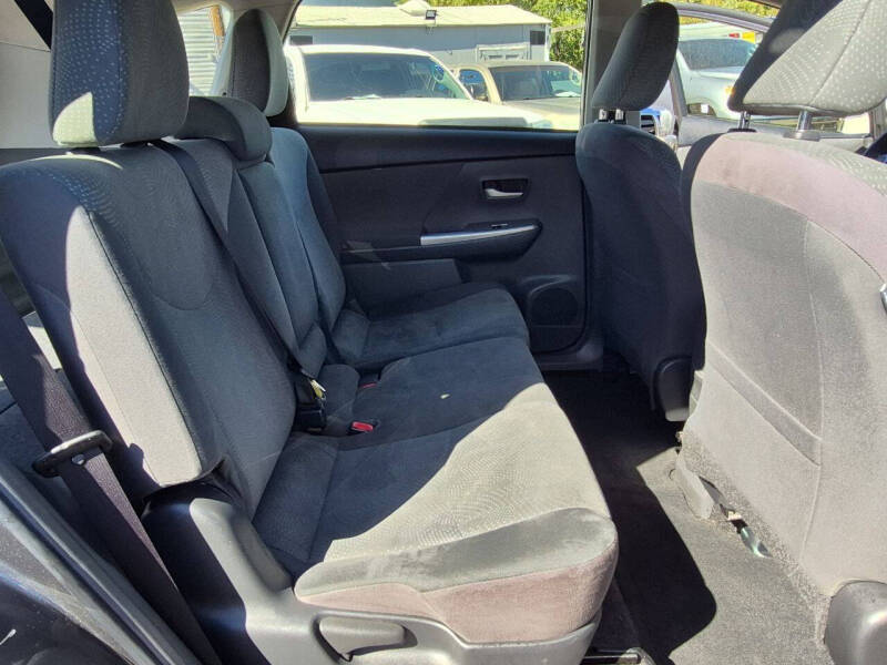 2013 Toyota Prius v Three