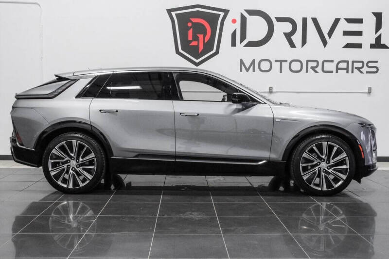 2024 Cadillac LYRIQ Luxury 3