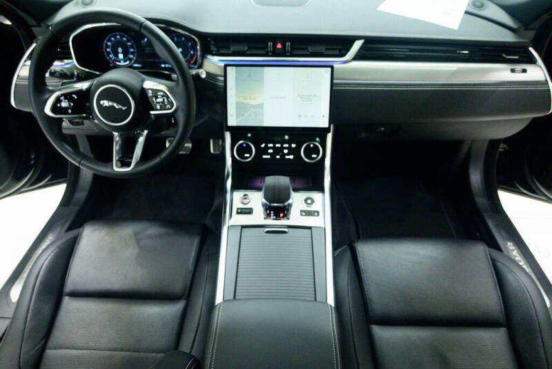 2024 Jaguar XF P250 R-Dynamic SE