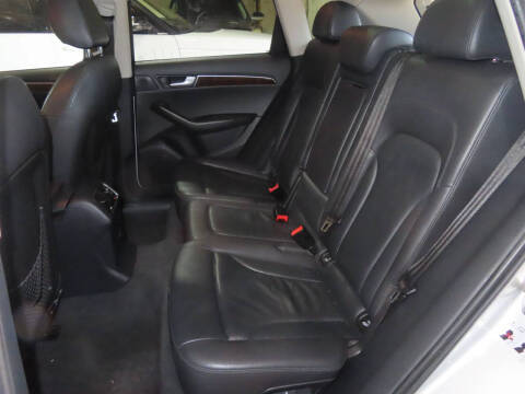 2011 Audi Q5 2.0T quattro Premium