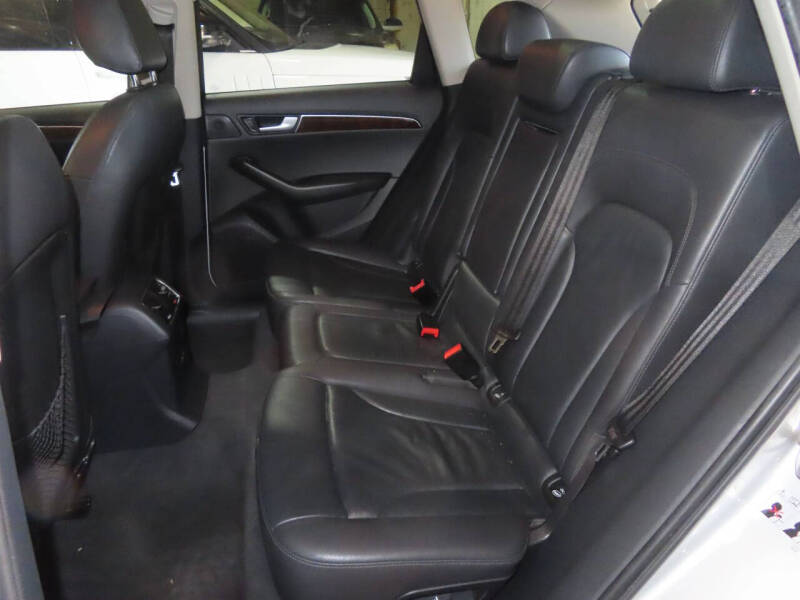 2011 Audi Q5 2.0T quattro Premium