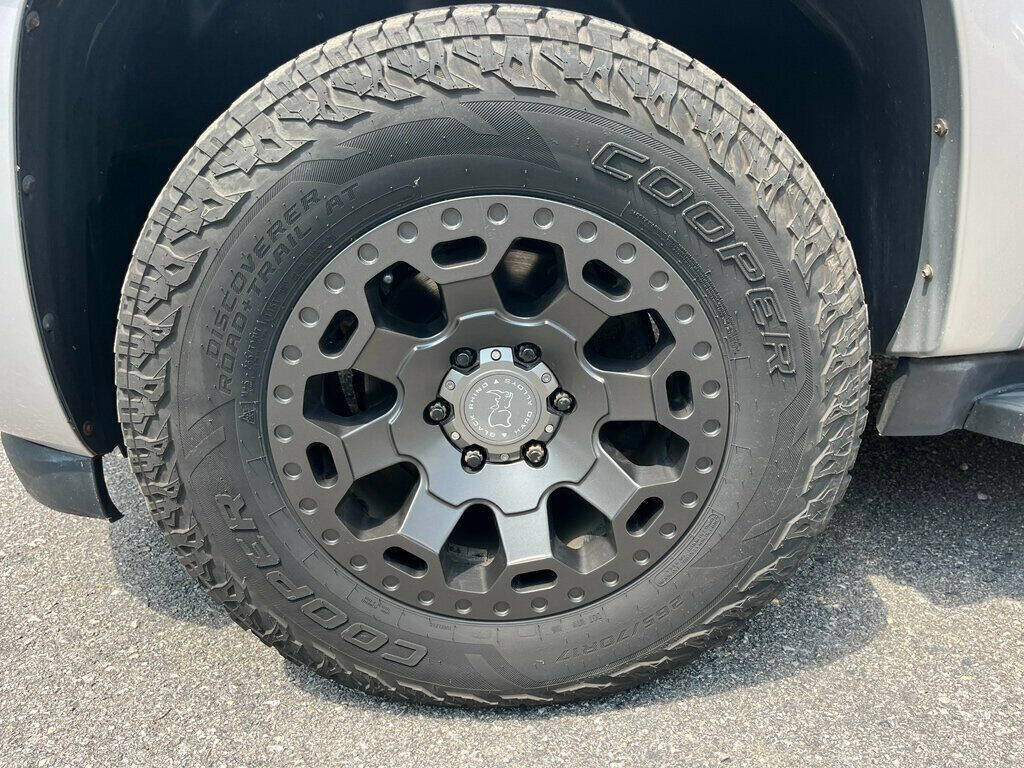 2013 Chevrolet Suburban 14