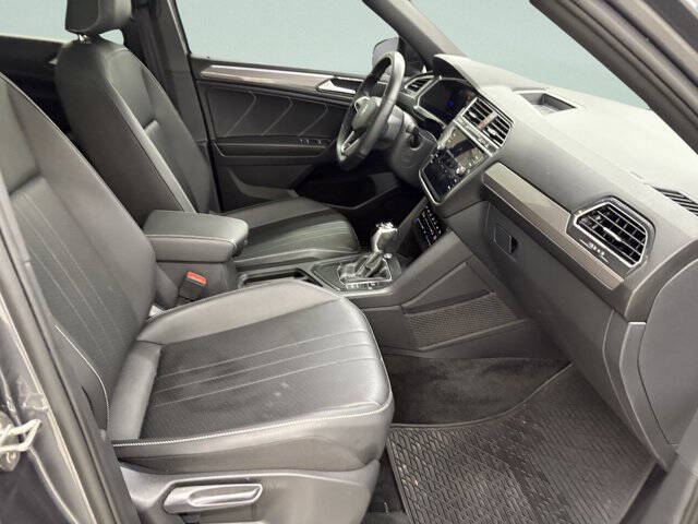 2023 Volkswagen Tiguan SE R-Line Black