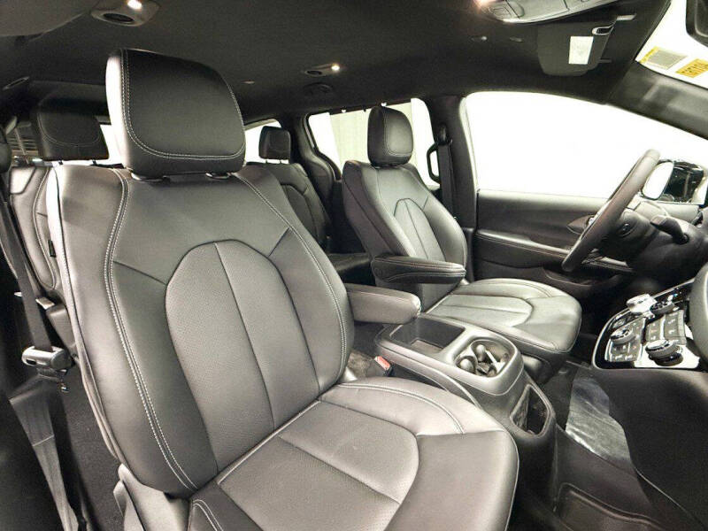 2025 Chrysler Pacifica Pinnacle