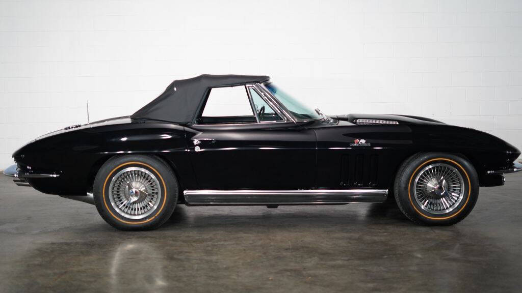 1966 Chevrolet Corvette 11