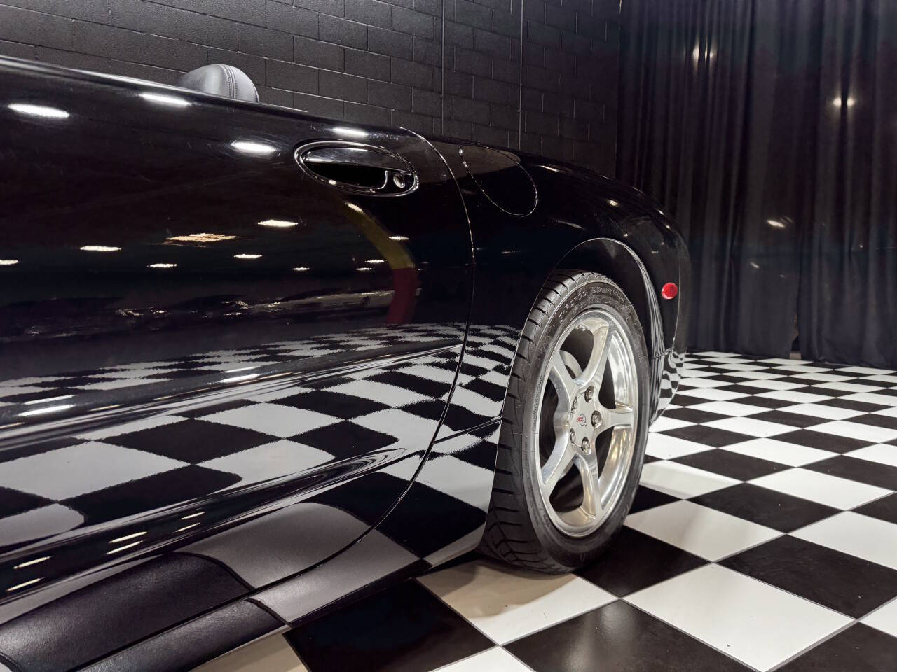 2004 Chevrolet Corvette 45