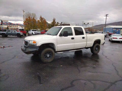 2004 GMC Sierra 2500HD for sale at R & J Auto Sales in Pocatello ID