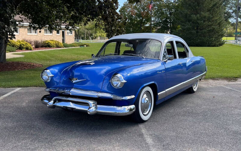 1953 Kaiser Deluxe Traveler