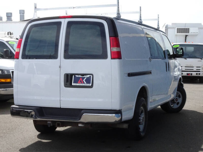 2006 GMC Savana 2500