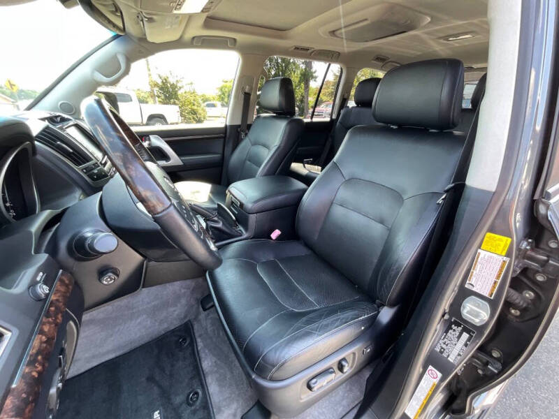 2013 Toyota Land Cruiser