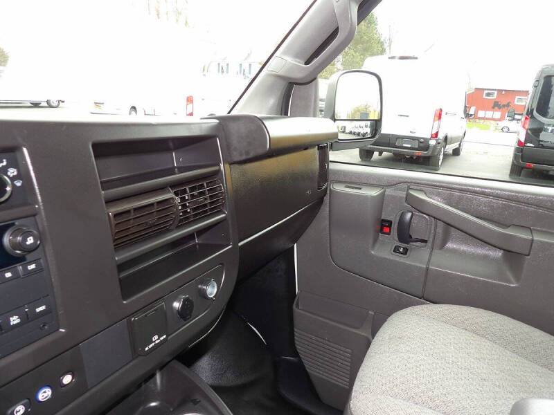 2022 Chevrolet Express 2500