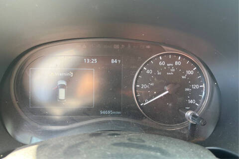 2022 Nissan Kicks SR