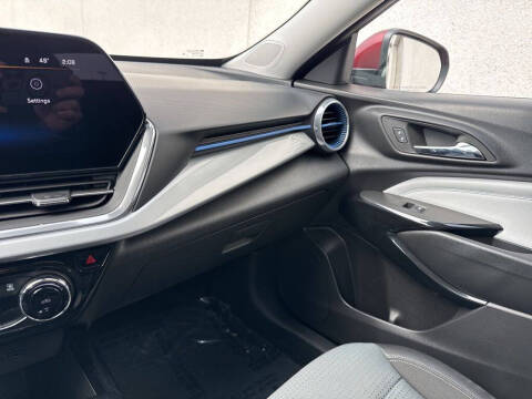 2025 Chevrolet Trax LT