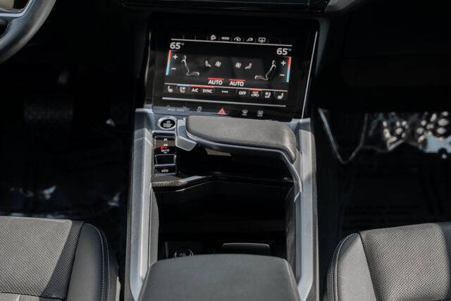 2024 Audi Q8 e-tron quattro Premium Plus