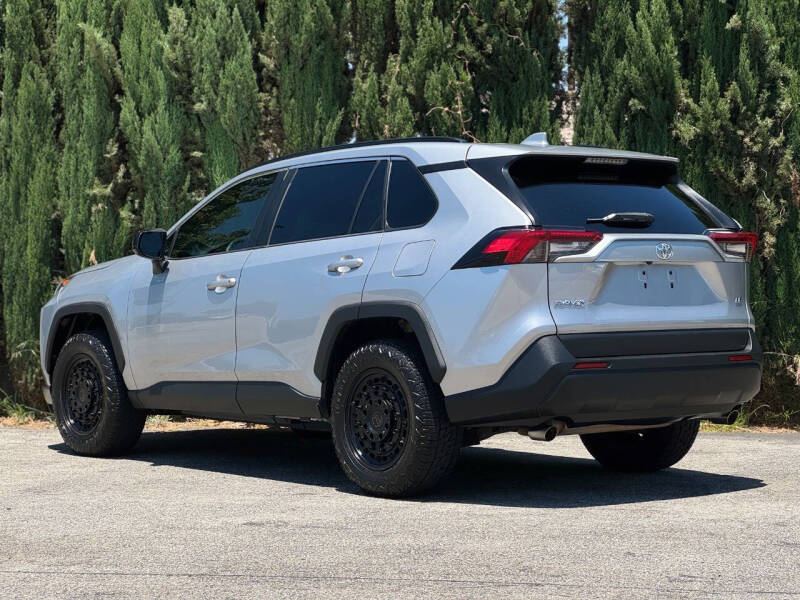 2019 Toyota RAV4 LE