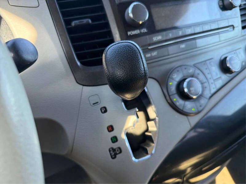 2012 Toyota Sienna