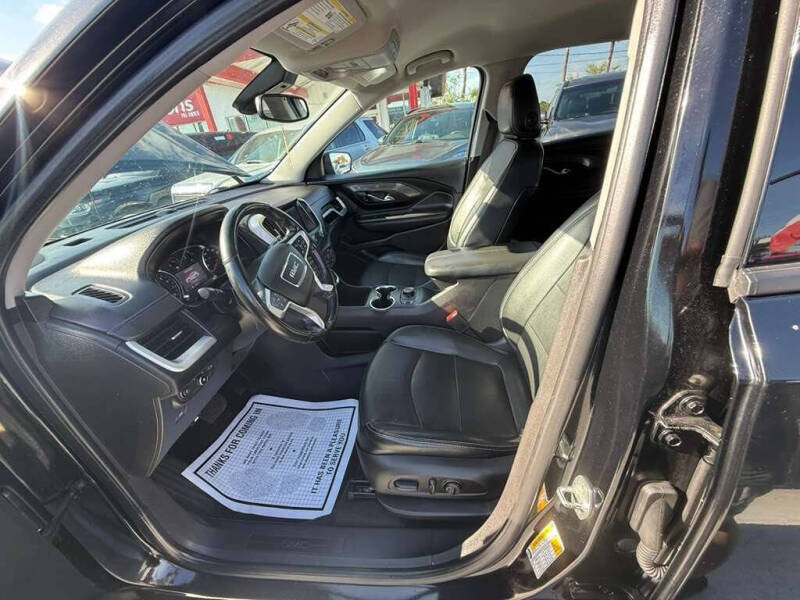 2023 GMC Terrain SLT