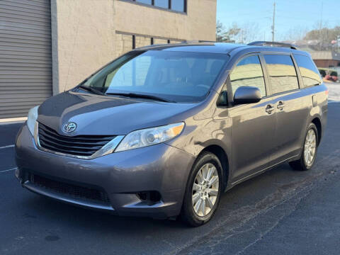 2012 Toyota Sienna LE 7-Passenger