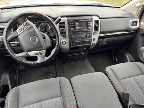 2018 Nissan Titan SV