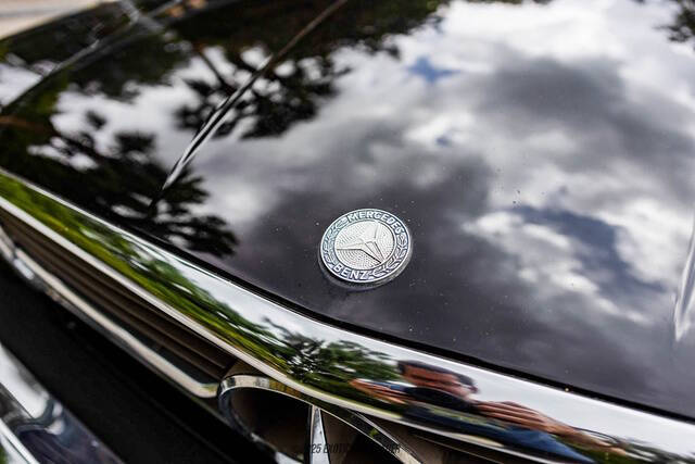 1989 Mercedes-Benz 560-Class 560 SL