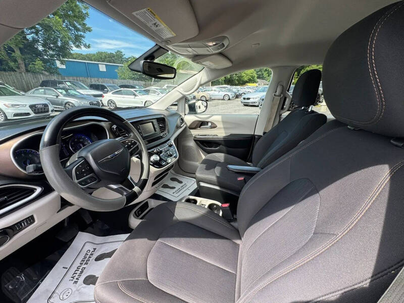 2017 Chrysler Pacifica LX