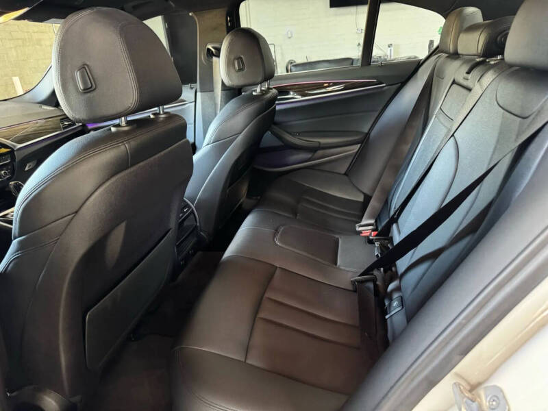 2018 BMW 5 Series 530i