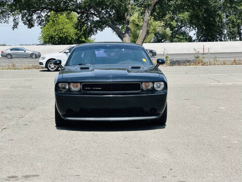 2014 Dodge Challenger SXT